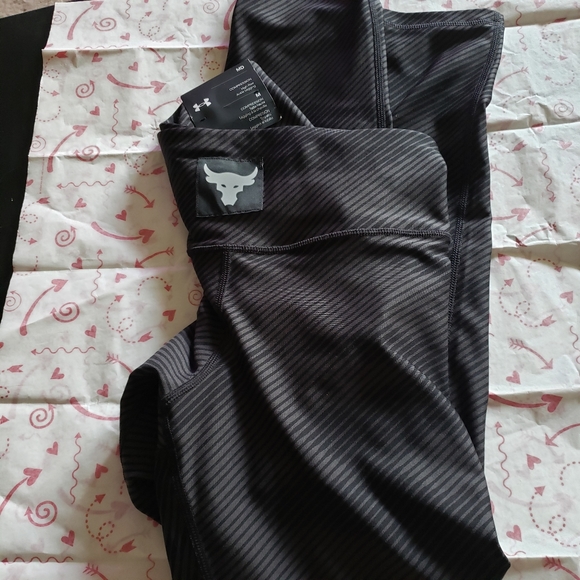 Under Armor Leggings - Picture 3 of 3